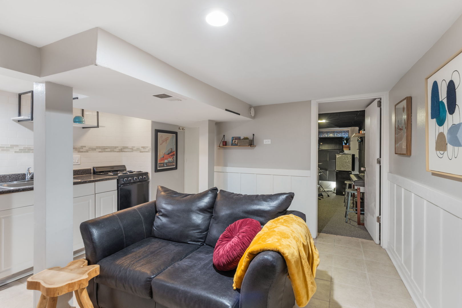 3439 W Hirsch Street