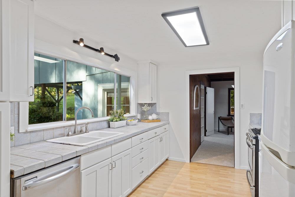 241 Redwood WAY