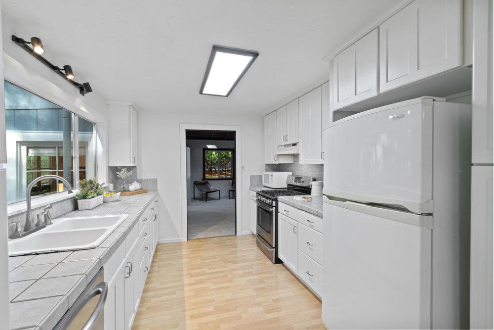 241 Redwood WAY