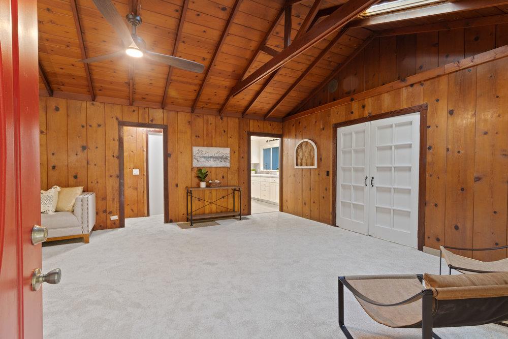 241 Redwood WAY