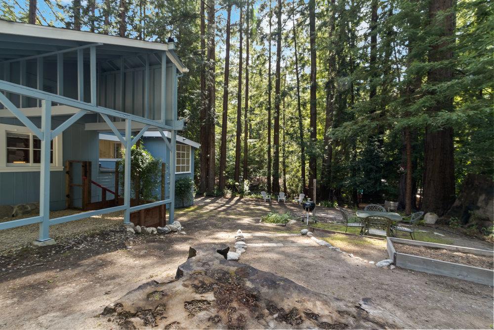 241 Redwood WAY