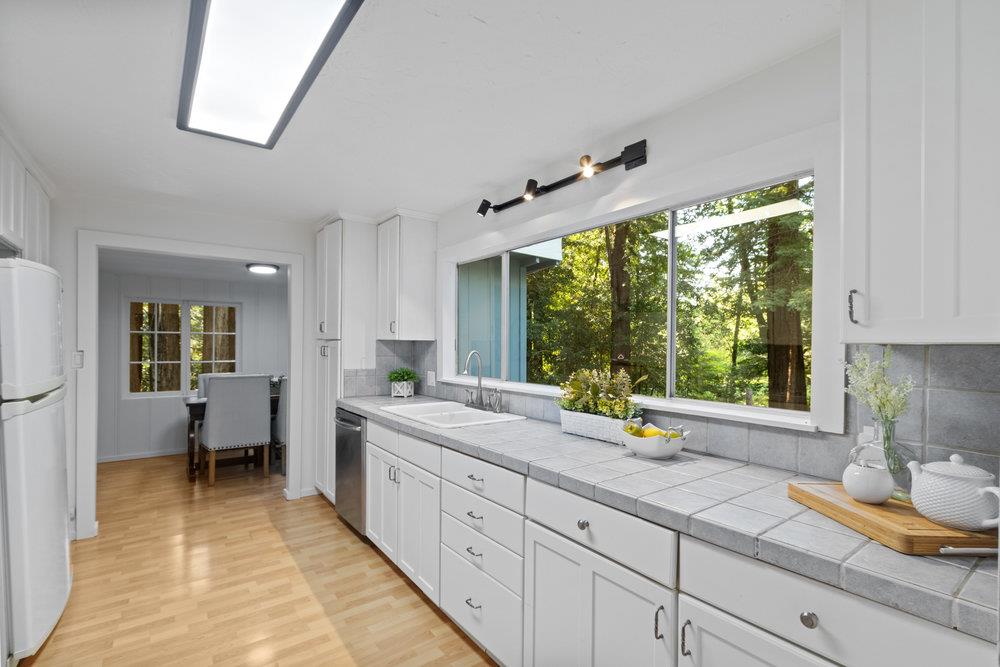 241 Redwood WAY
