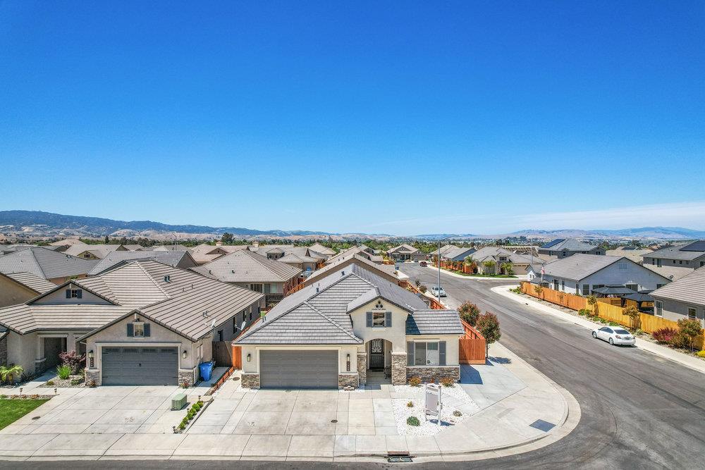 1408 Azalea CT