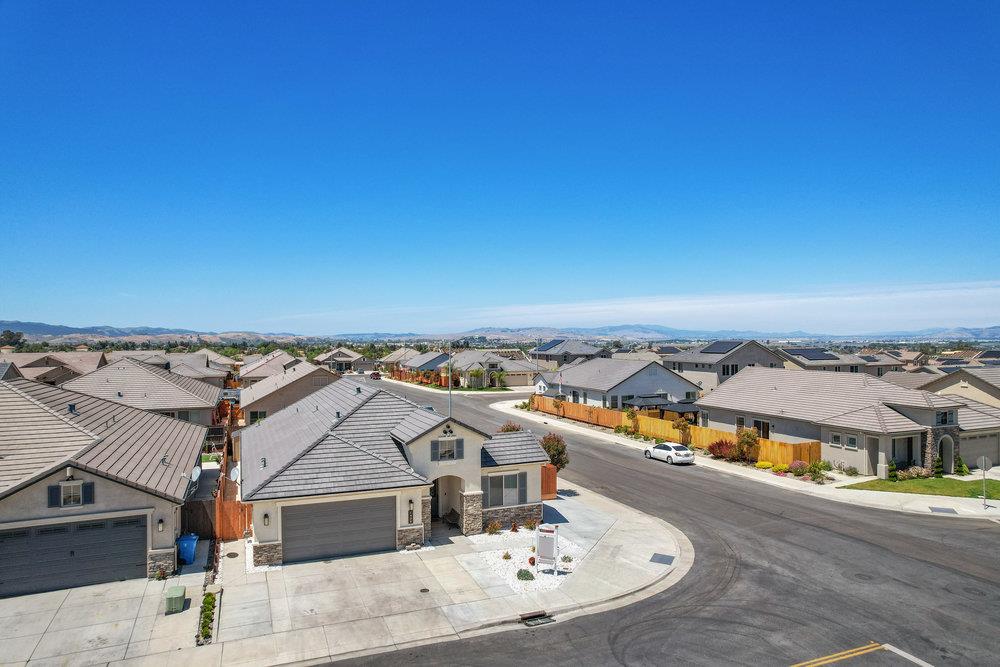 1408 Azalea CT