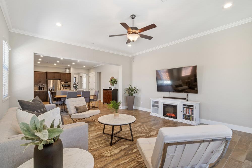 1408 Azalea CT