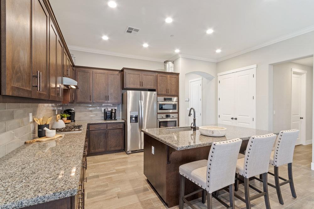 1408 Azalea CT