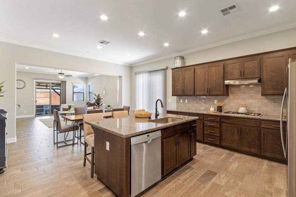 1408 Azalea CT