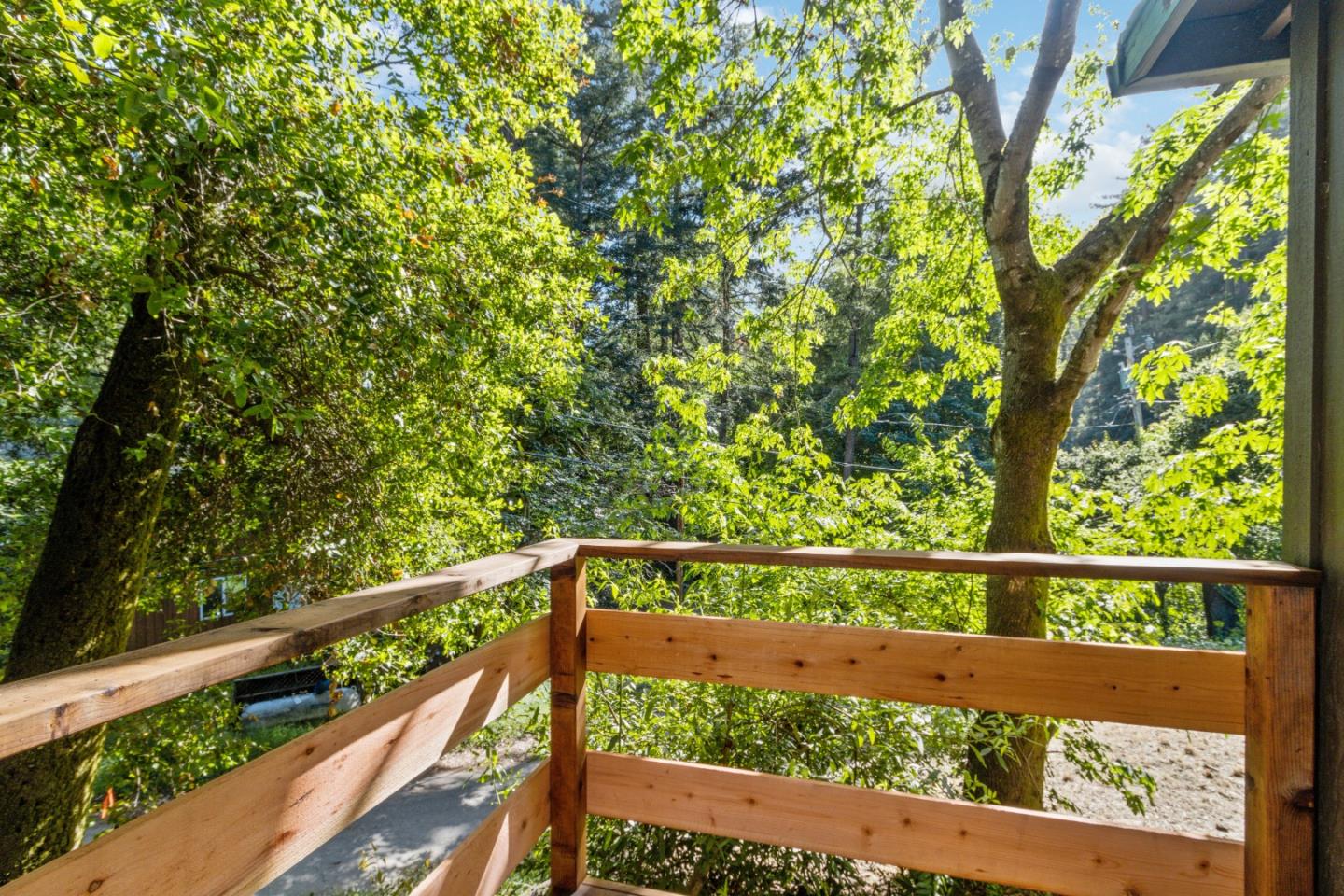405 Creekside WAY