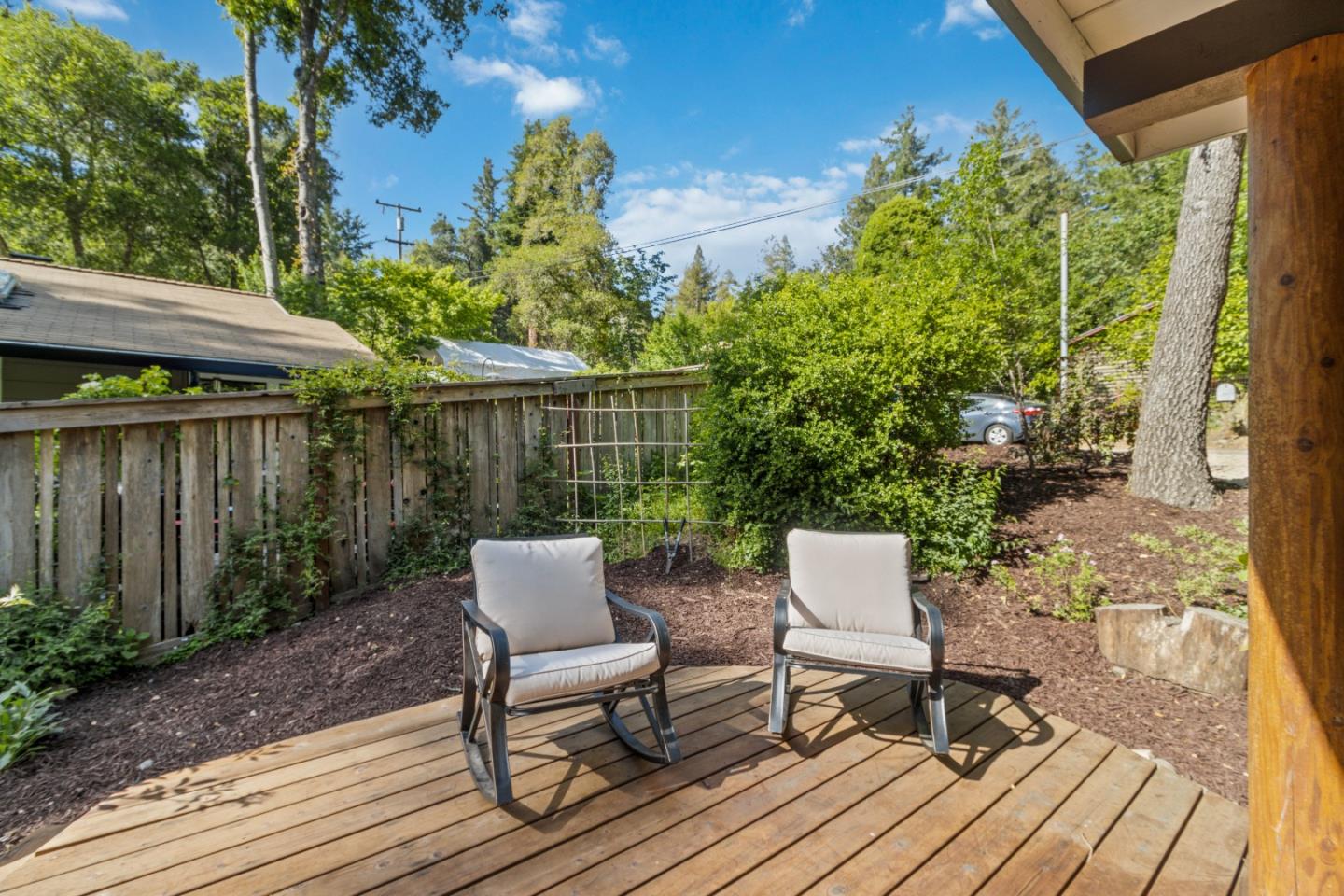 405 Creekside WAY