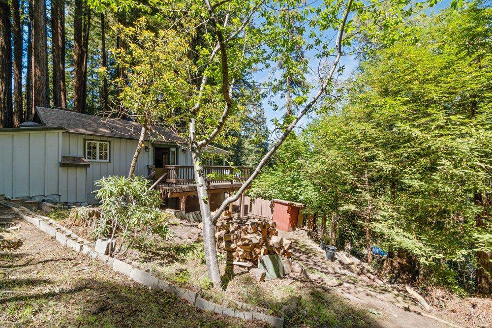 1275 Country Club DR