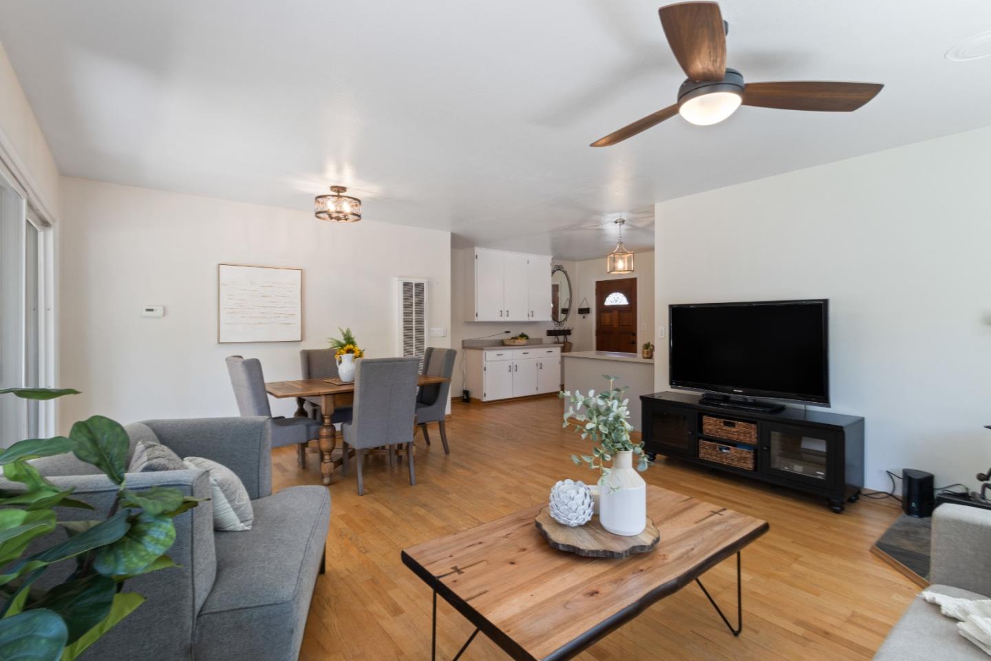 8141 Hermosa AVE