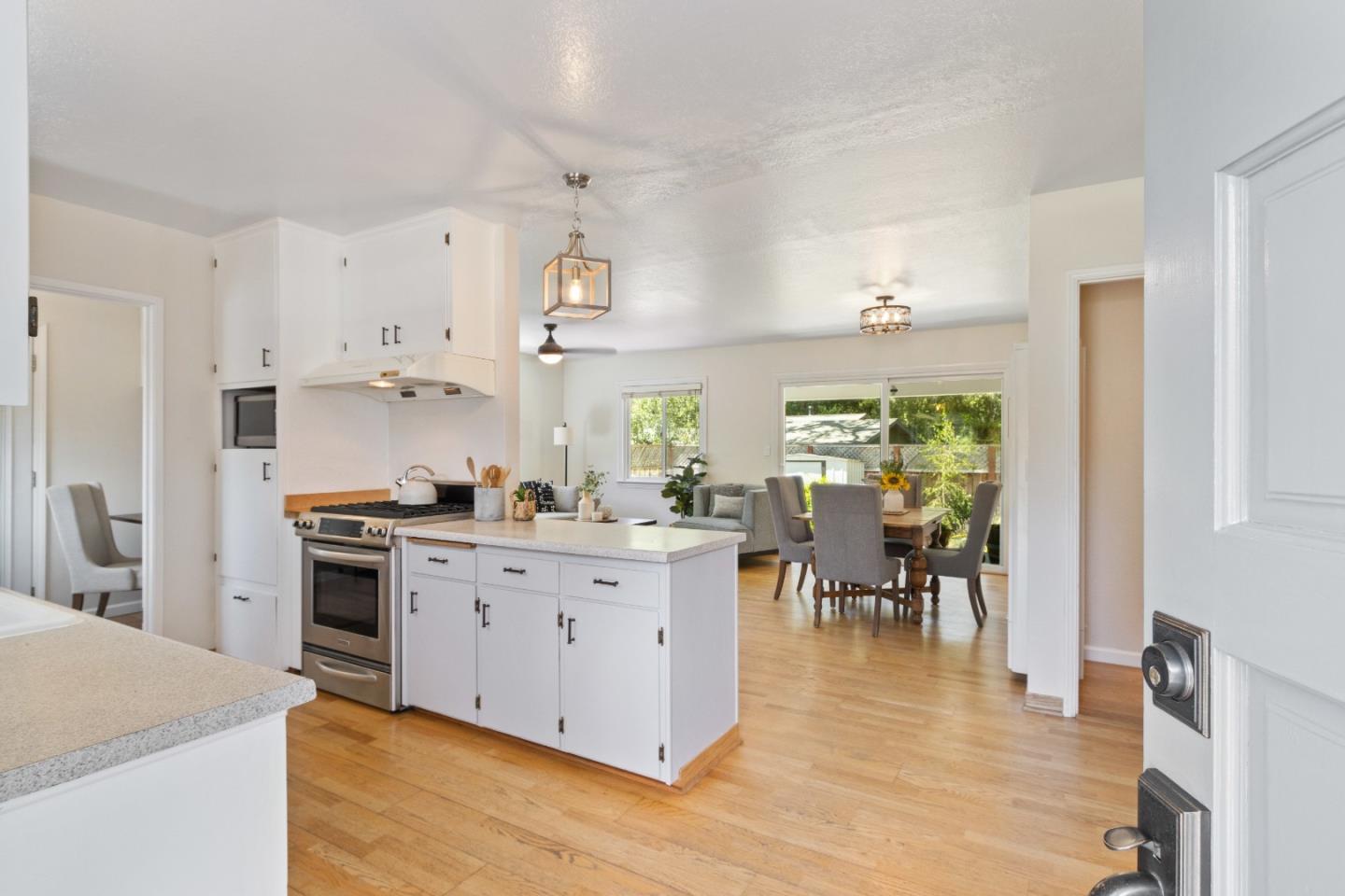 8141 Hermosa AVE