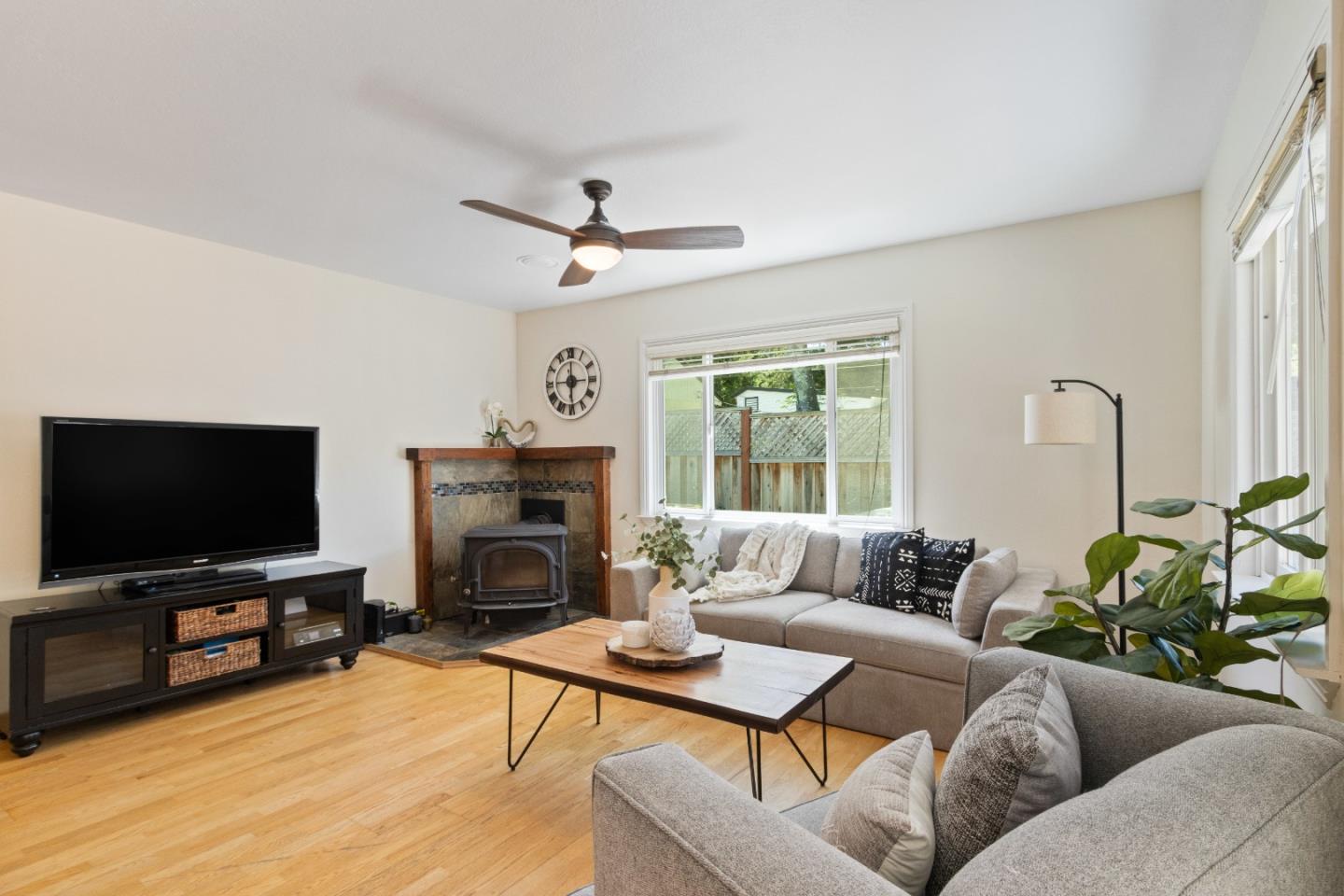 8141 Hermosa AVE