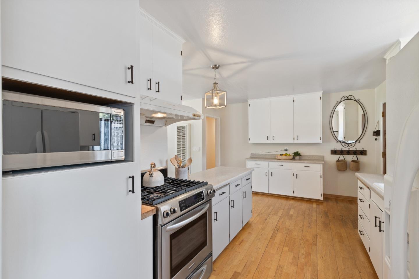 8141 Hermosa AVE