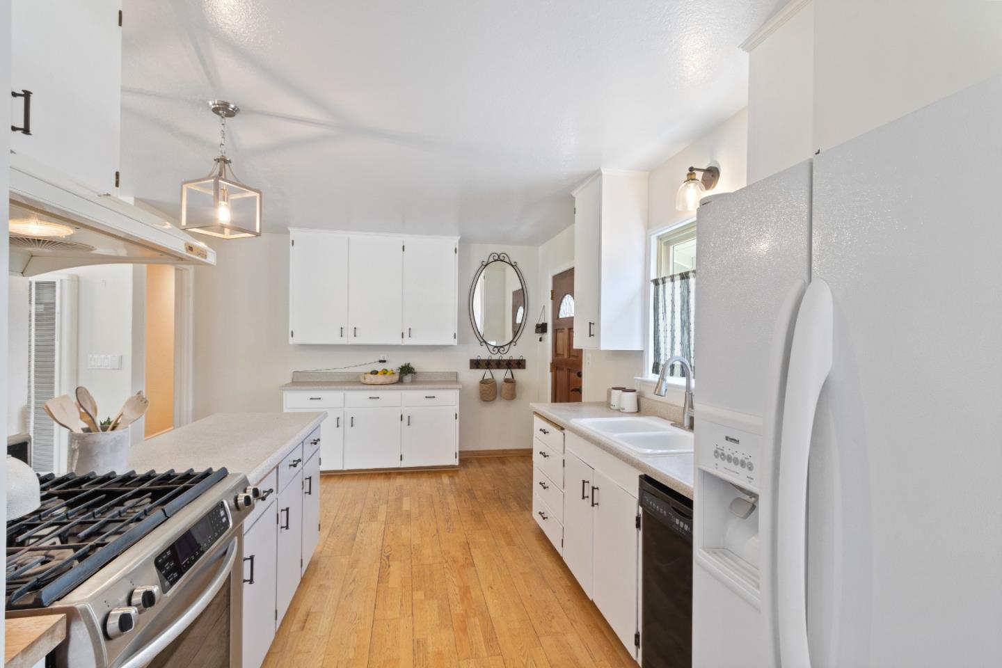 8141 Hermosa AVE