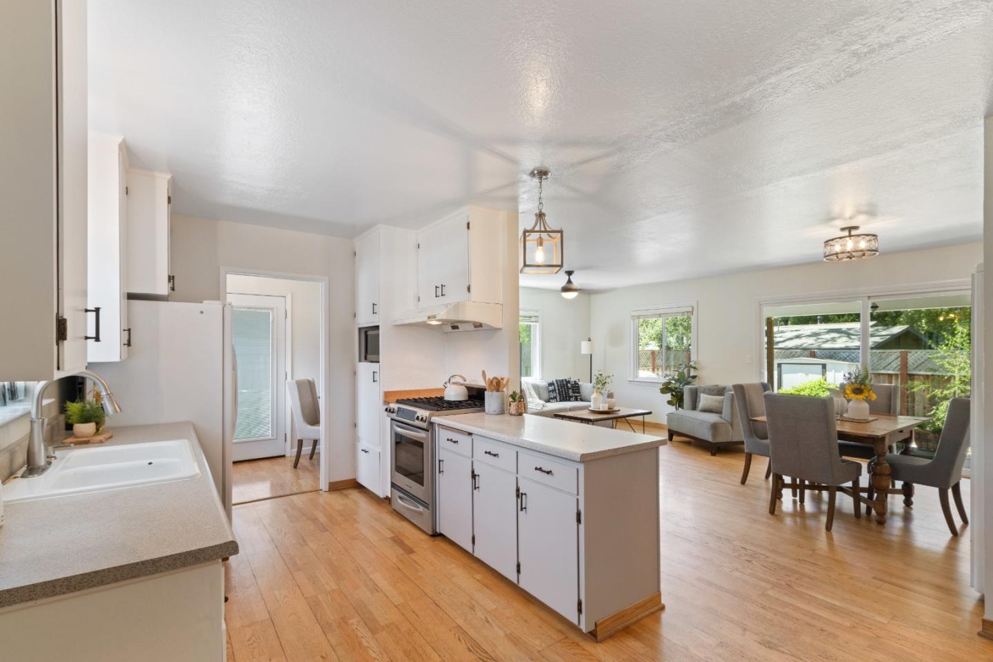 8141 Hermosa AVE