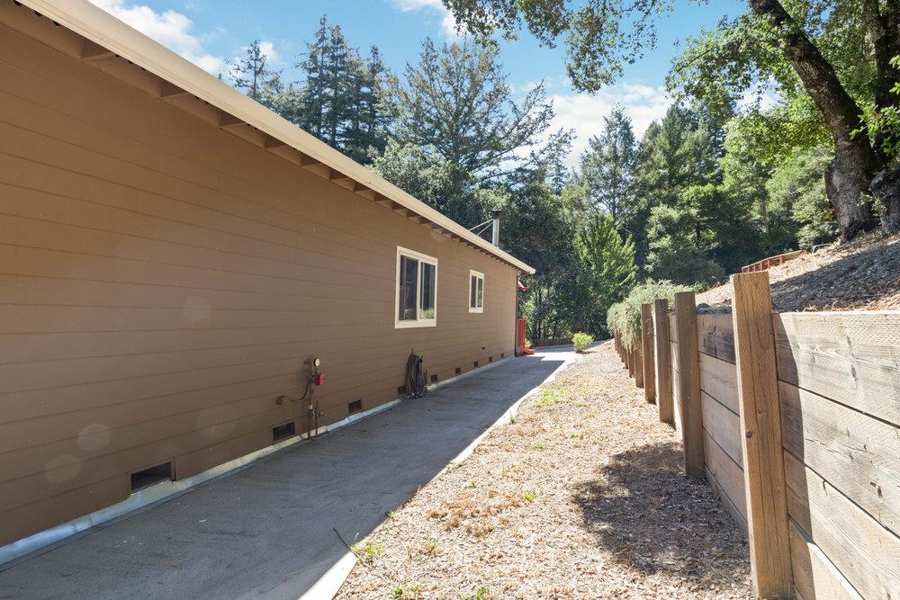 354 Douglas AVE