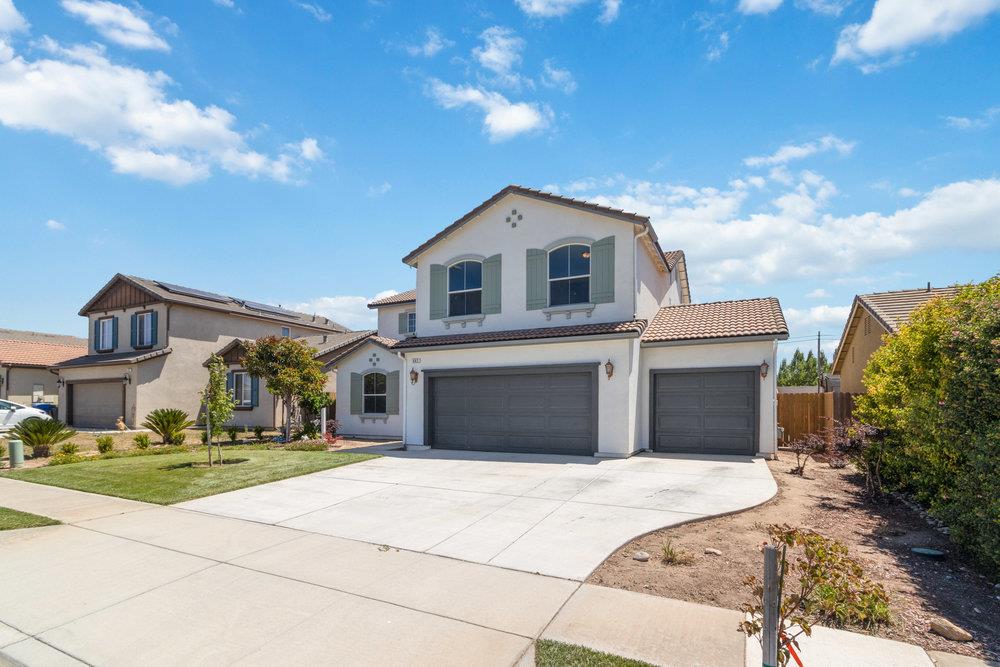 662 Luna WAY
