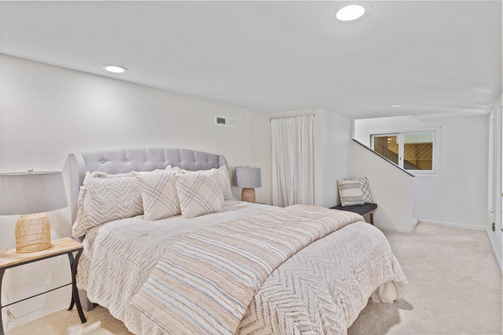 1004 Laurel AVE