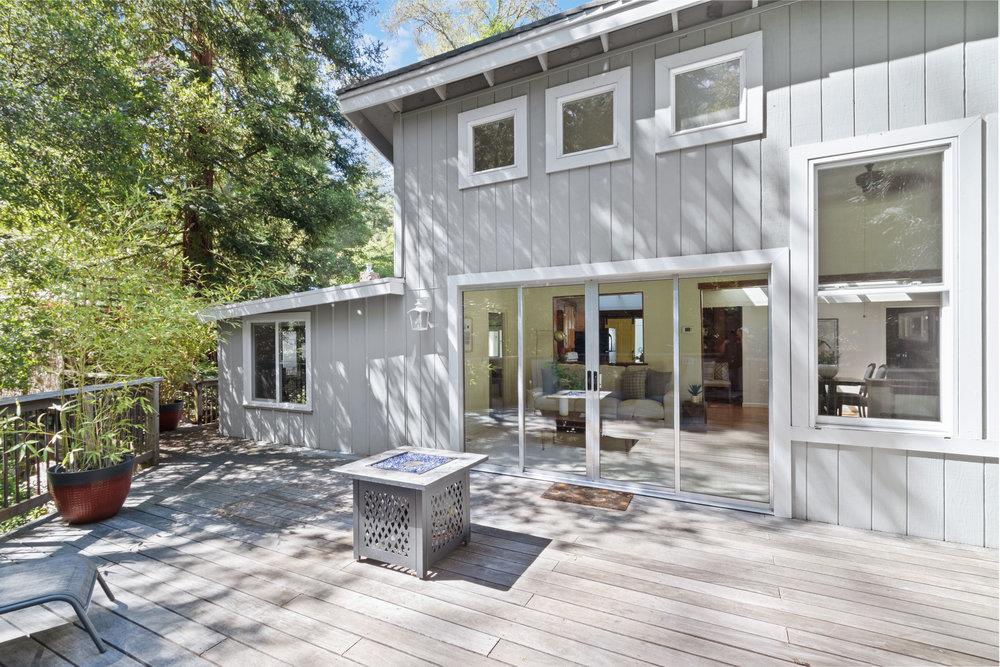 1004 Laurel AVE