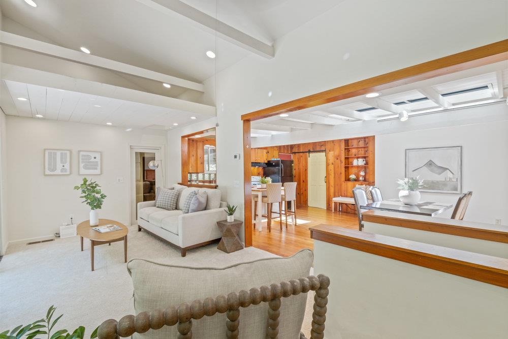 1004 Laurel AVE