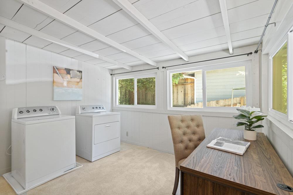 1004 Laurel AVE