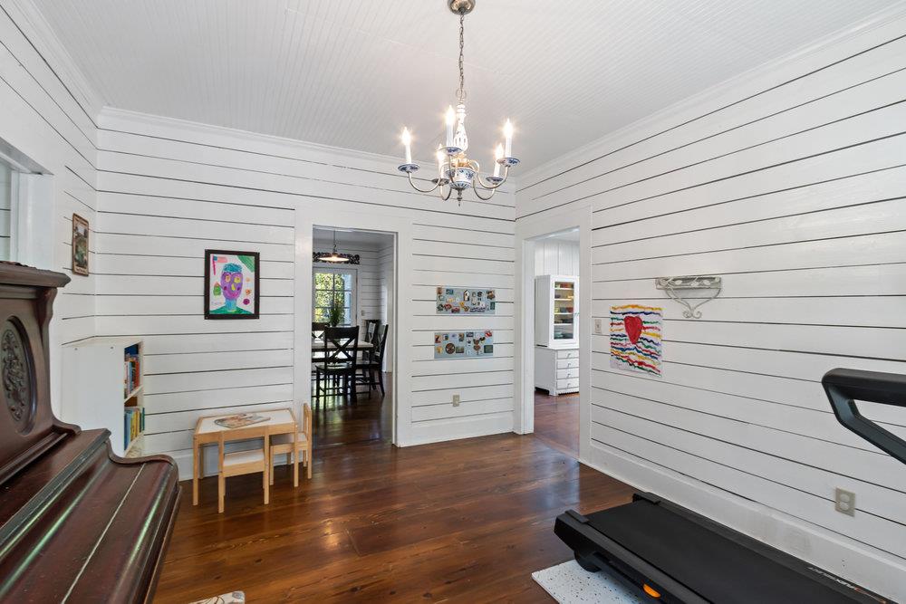 9540 Love Creek RD