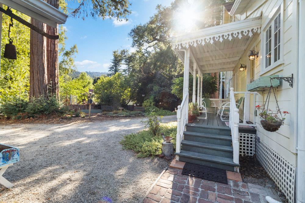 9540 Love Creek RD