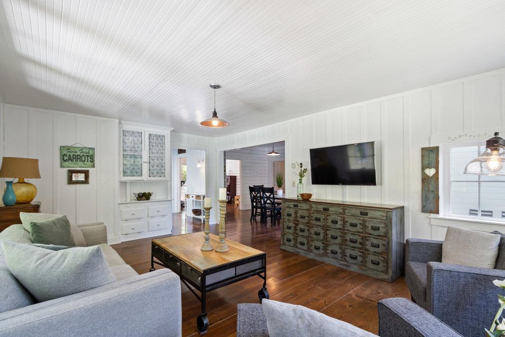 9540 Love Creek RD