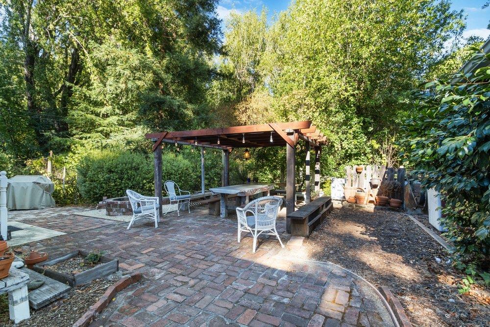 9540 Love Creek RD