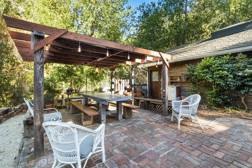 9540 Love Creek RD