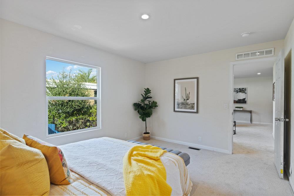 4 Eugenia AVE 4