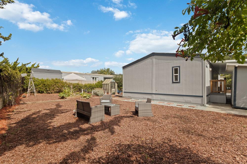 4 Eugenia AVE 4