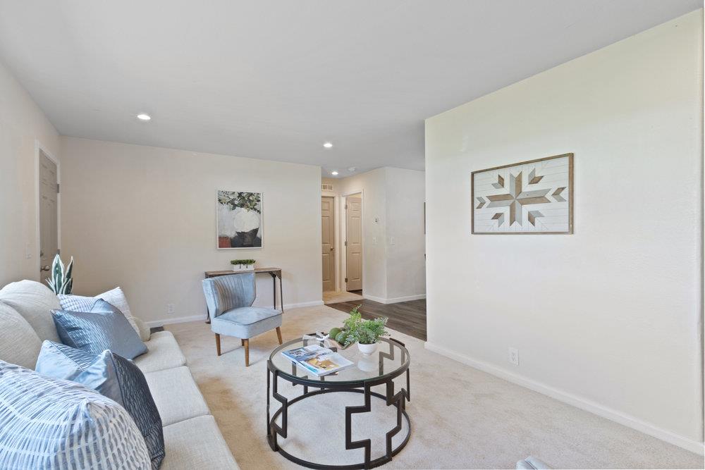 4 Eugenia AVE 4
