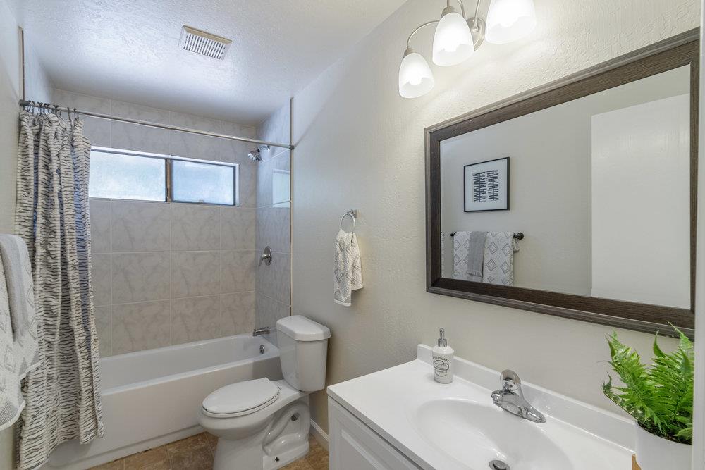 1830 Lakeside DR