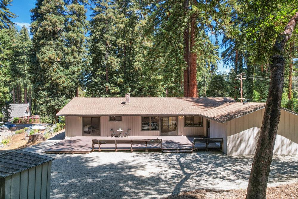 1830 Lakeside DR