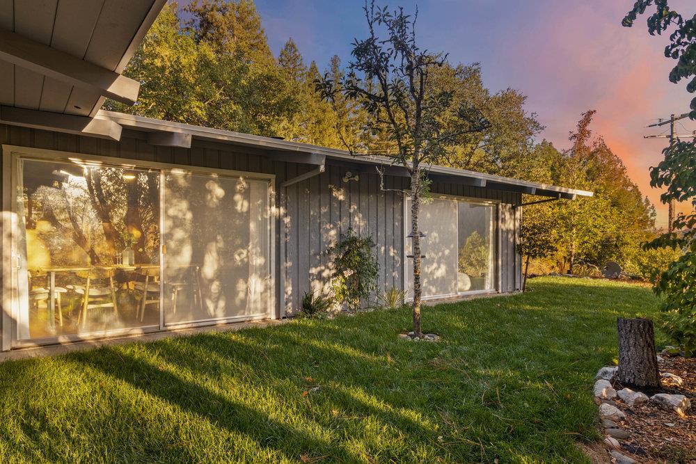 1960 Pinecrest DR