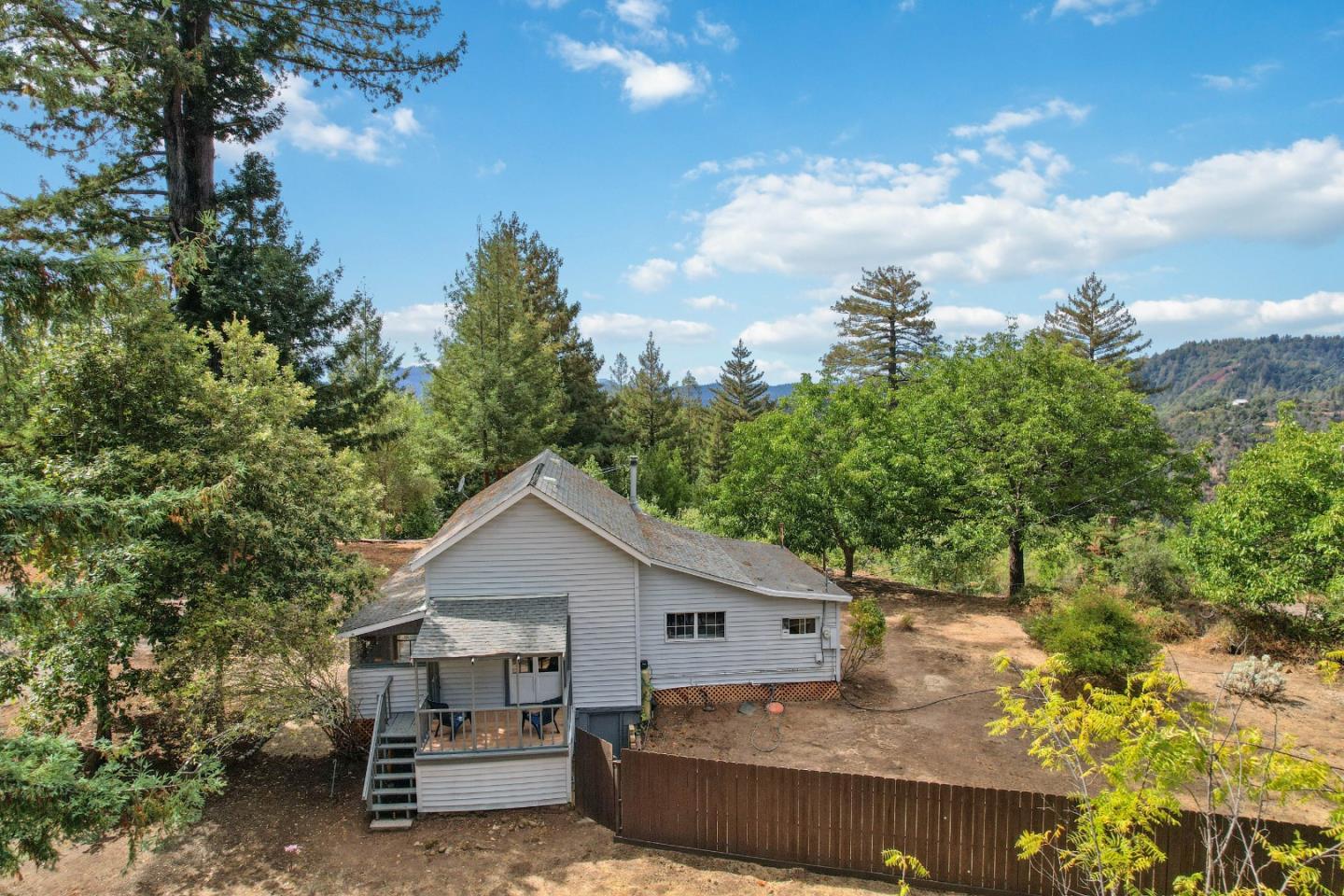 21925 Bear Creek WAY