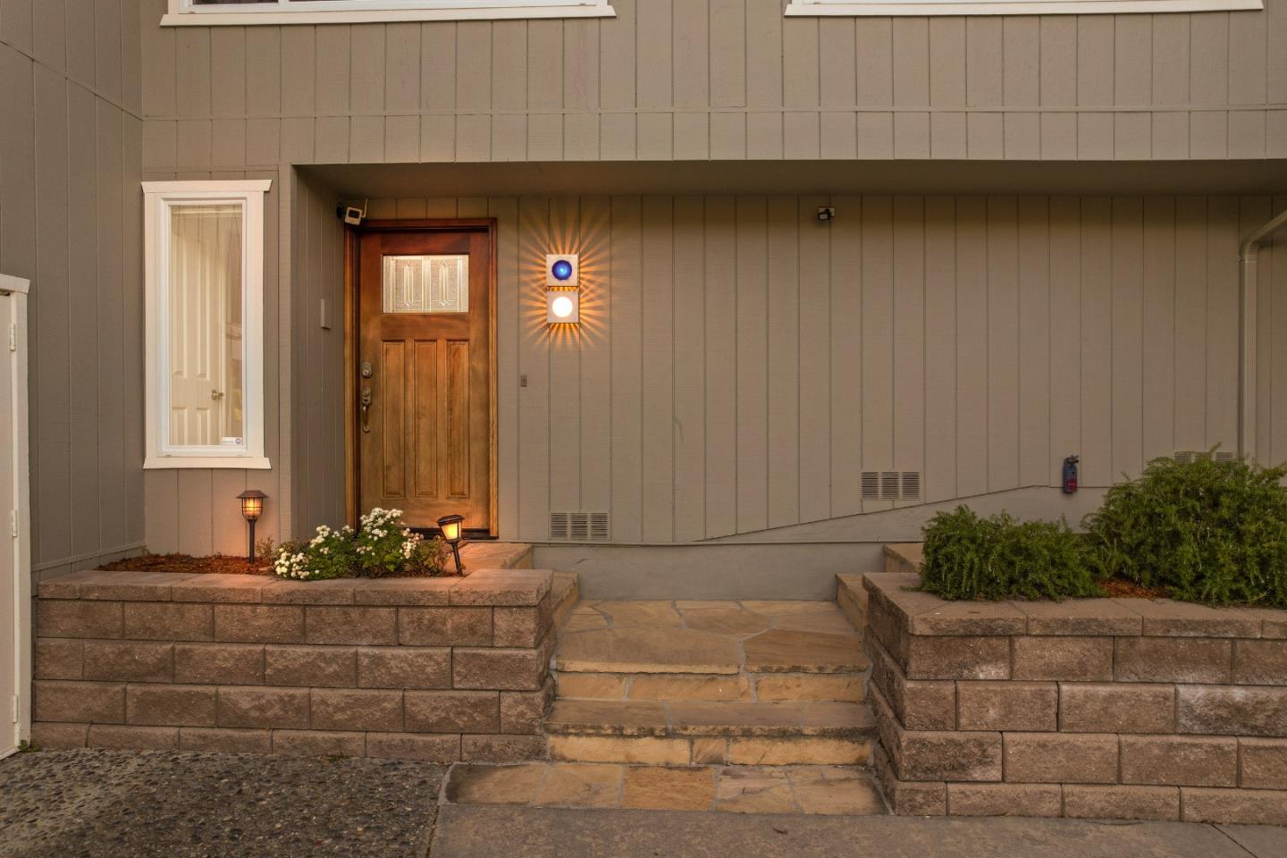 225 Esmeralda DR