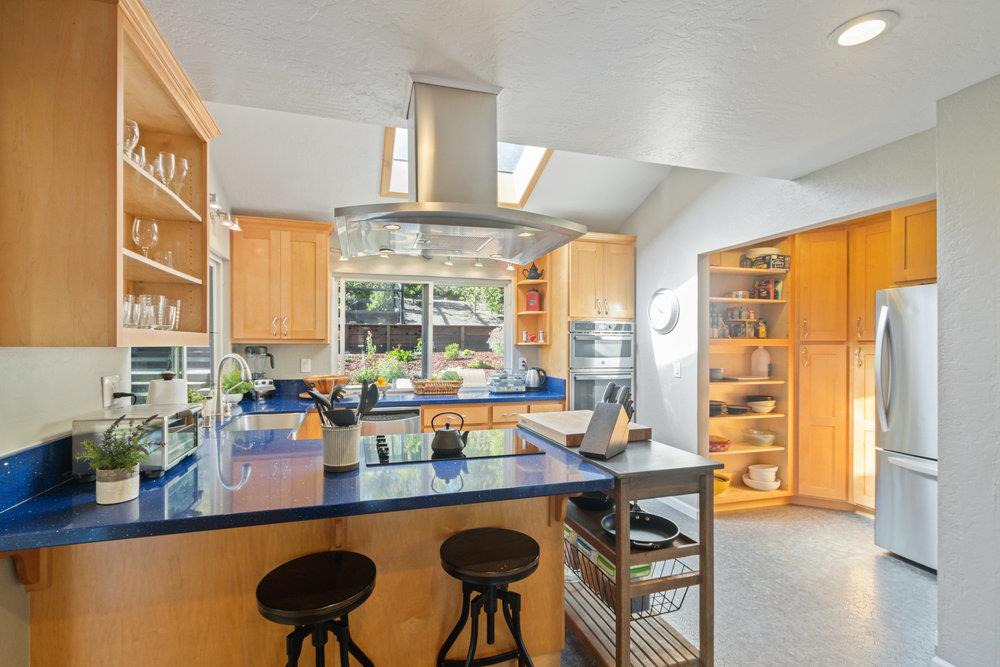 225 Esmeralda DR