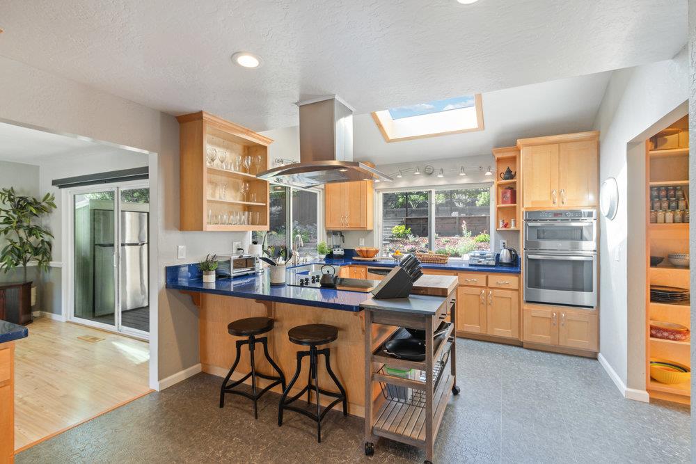 225 Esmeralda DR