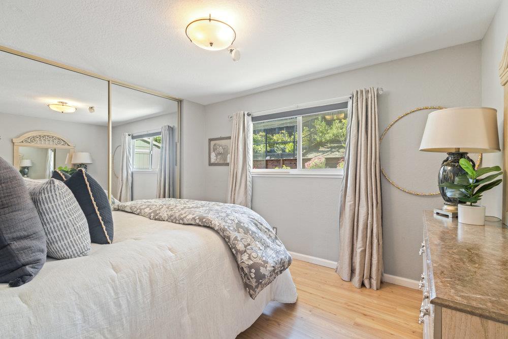225 Esmeralda DR