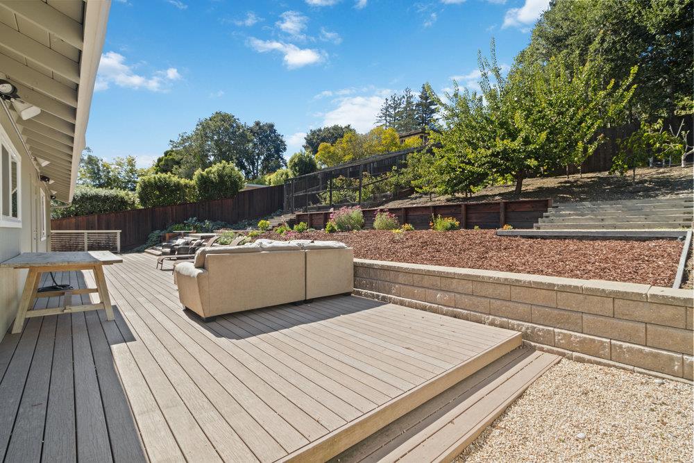 225 Esmeralda DR
