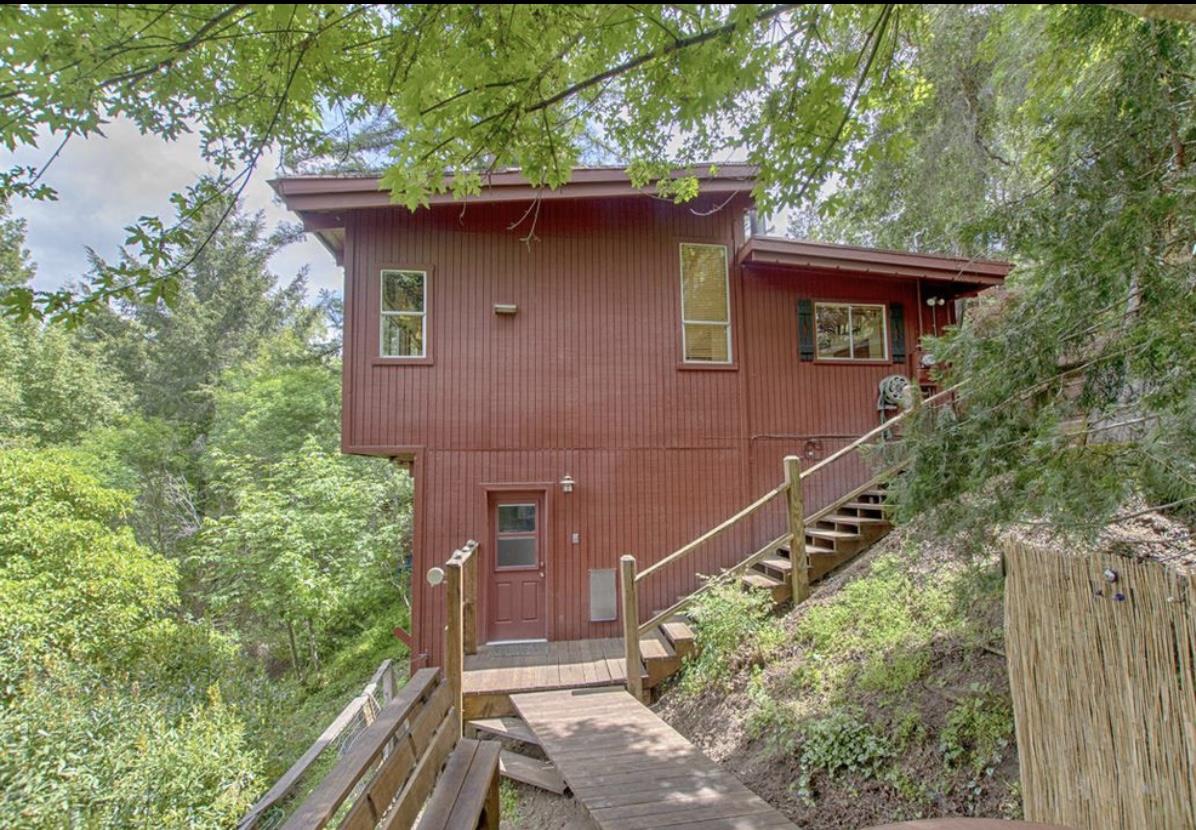 599 Blue Ridge DR