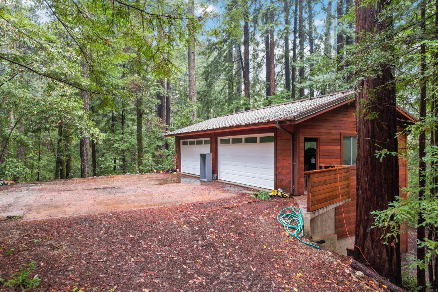 1634 Creek DR