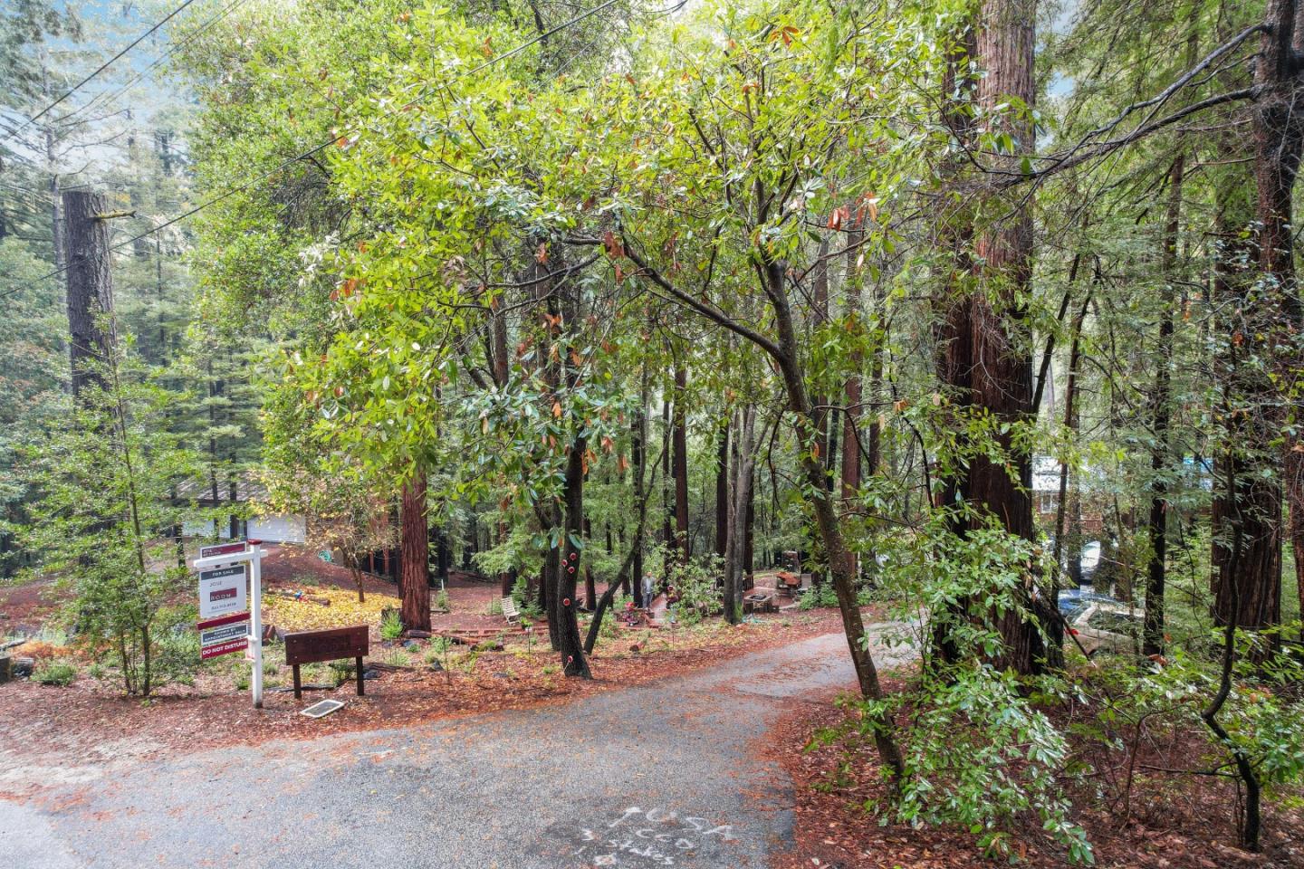 1634 Creek DR