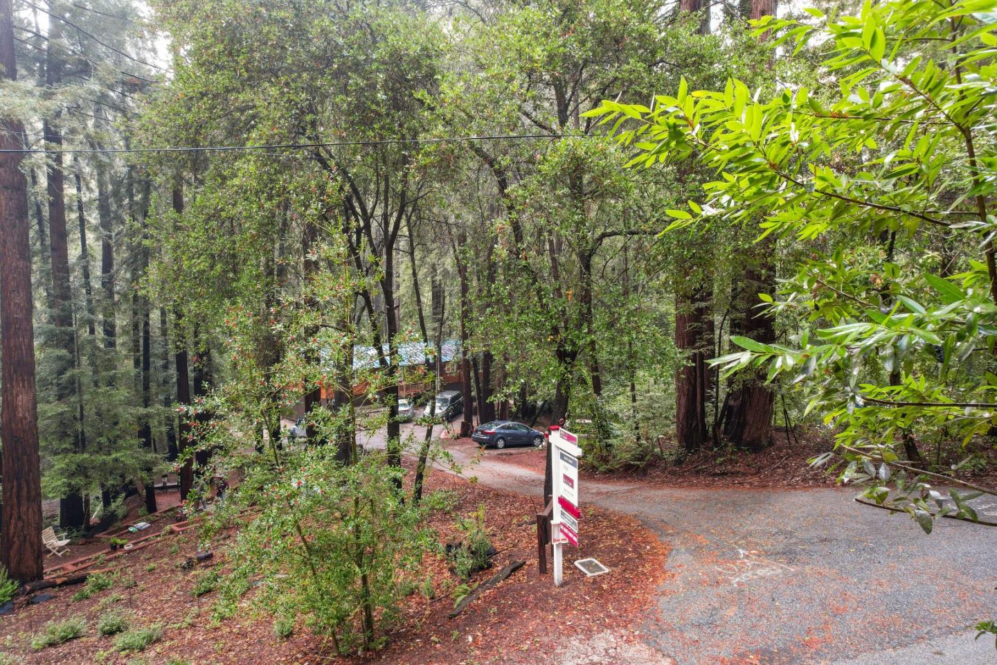 1634 Creek DR