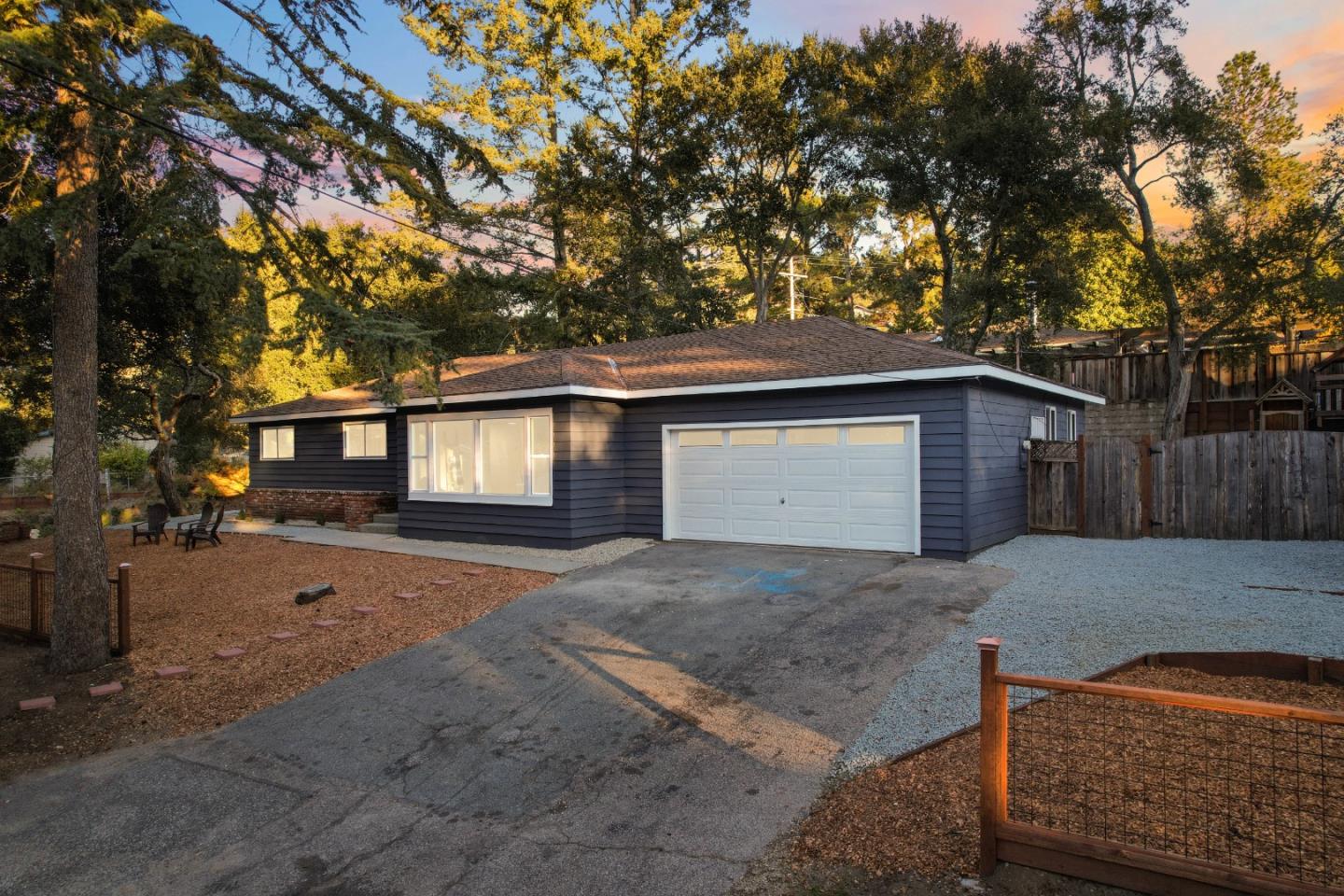 915 Lockewood LN