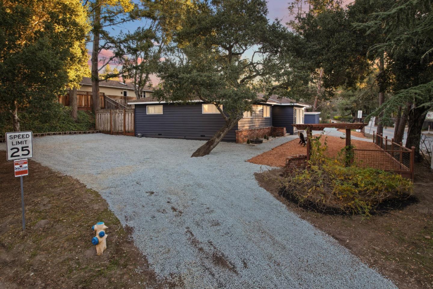 915 Lockewood LN