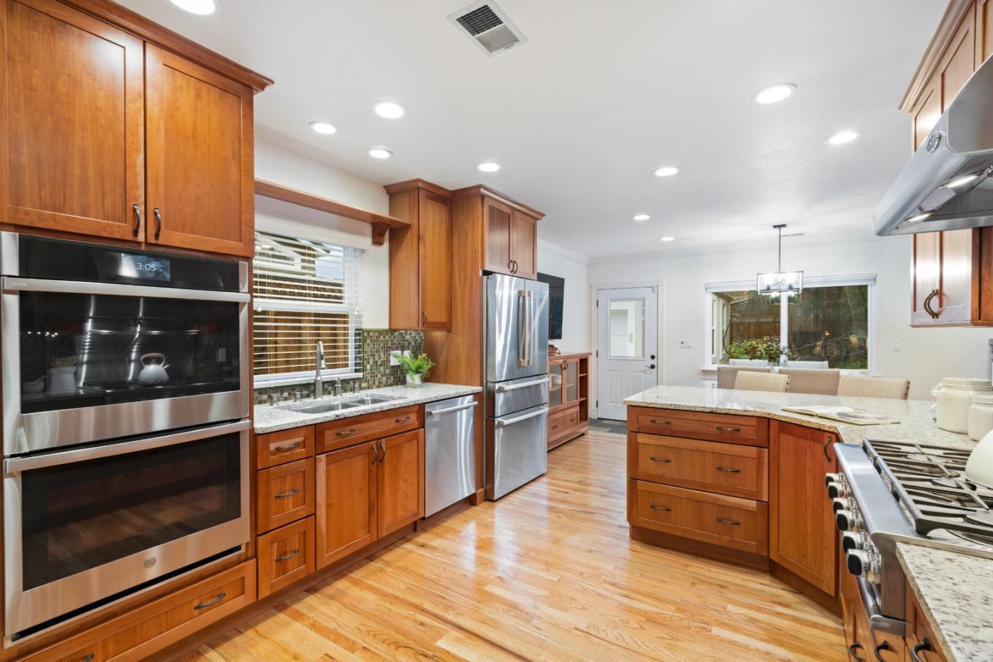 1488 Sierra AVE
